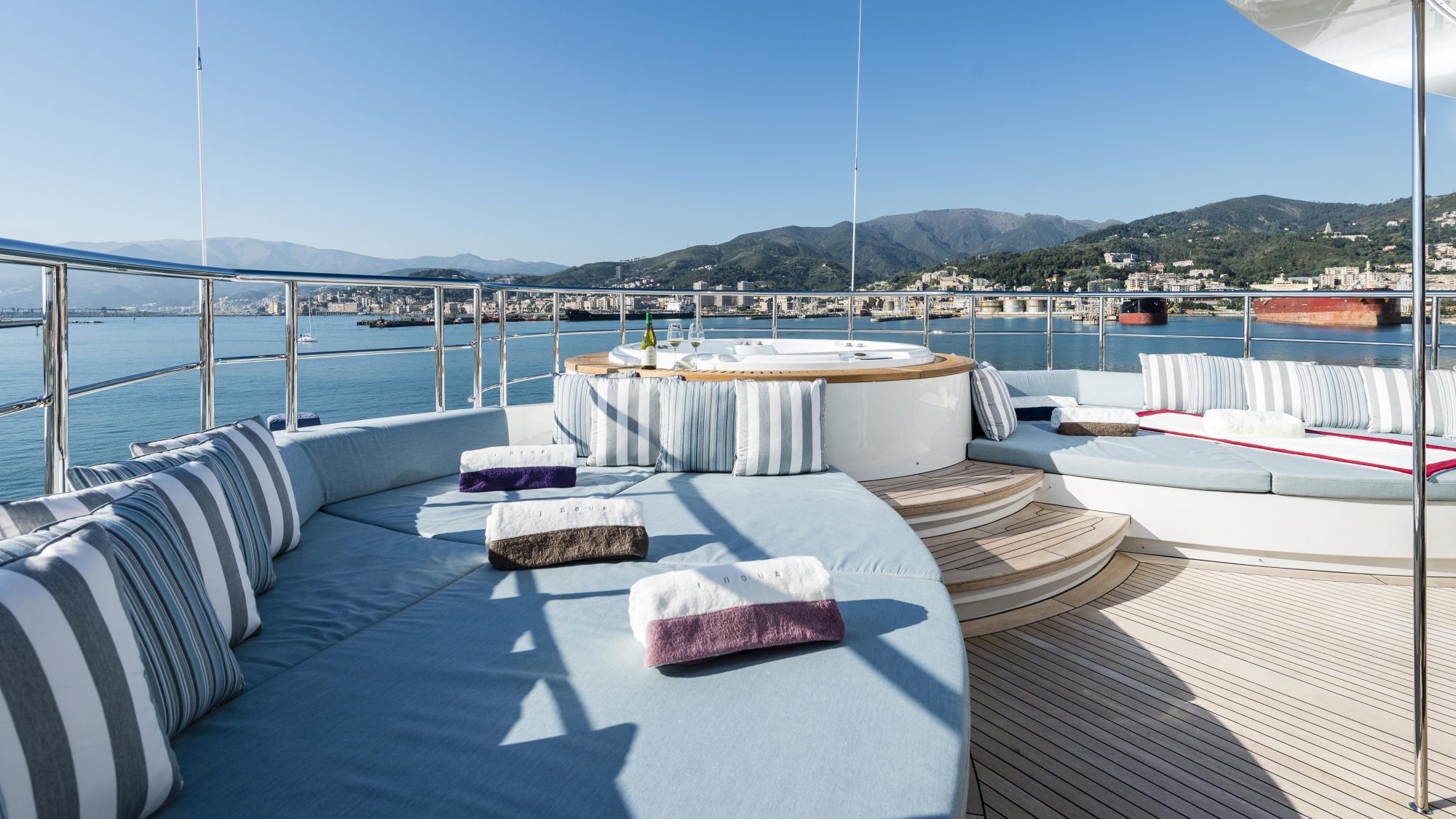 I Nova yacht for sale jacuzzi