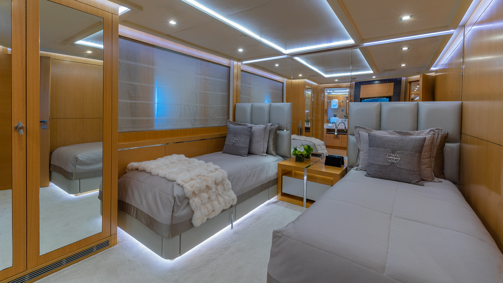 Motor Yacht DB9 for Charter with SuperYachtsMonaco