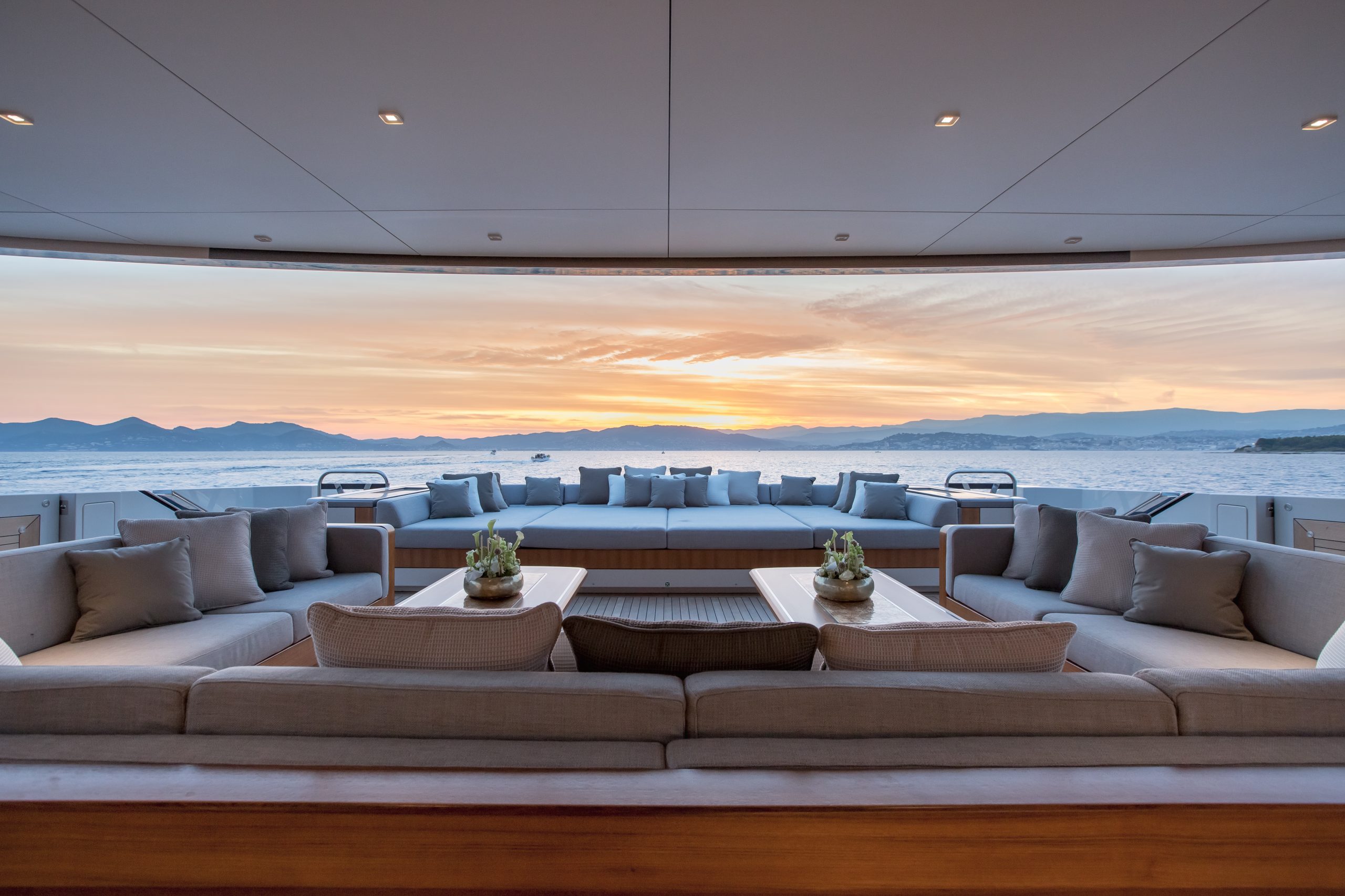 Motor Yacht VERTIGE for Charter with SuperYachtsMonaco