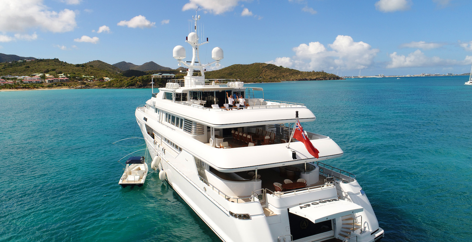 apogee yacht for charter
