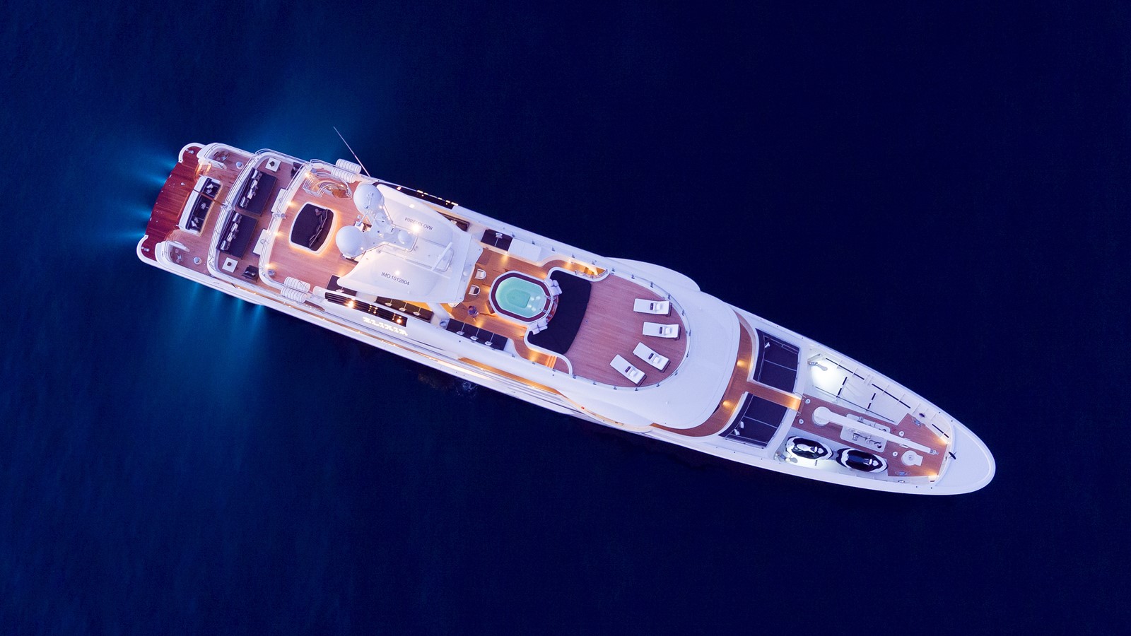 yacht for charter elixir