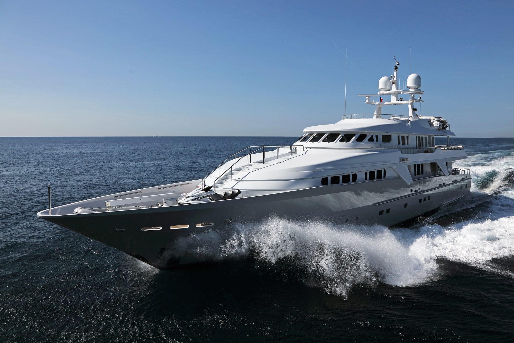 yacht for charter deep blue ii