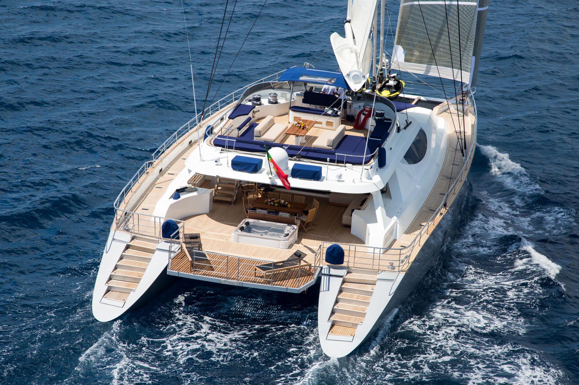 yacht for charter hutiane