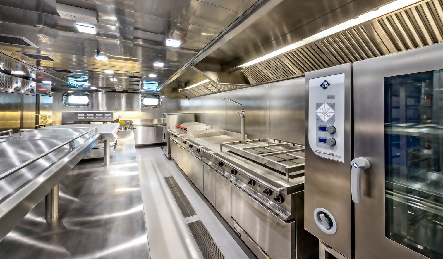 Elements yacht for charter