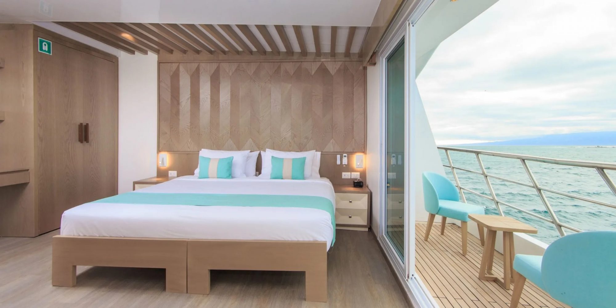 Motor Yacht ENDEMIC for Charter with SuperYachtsMonaco