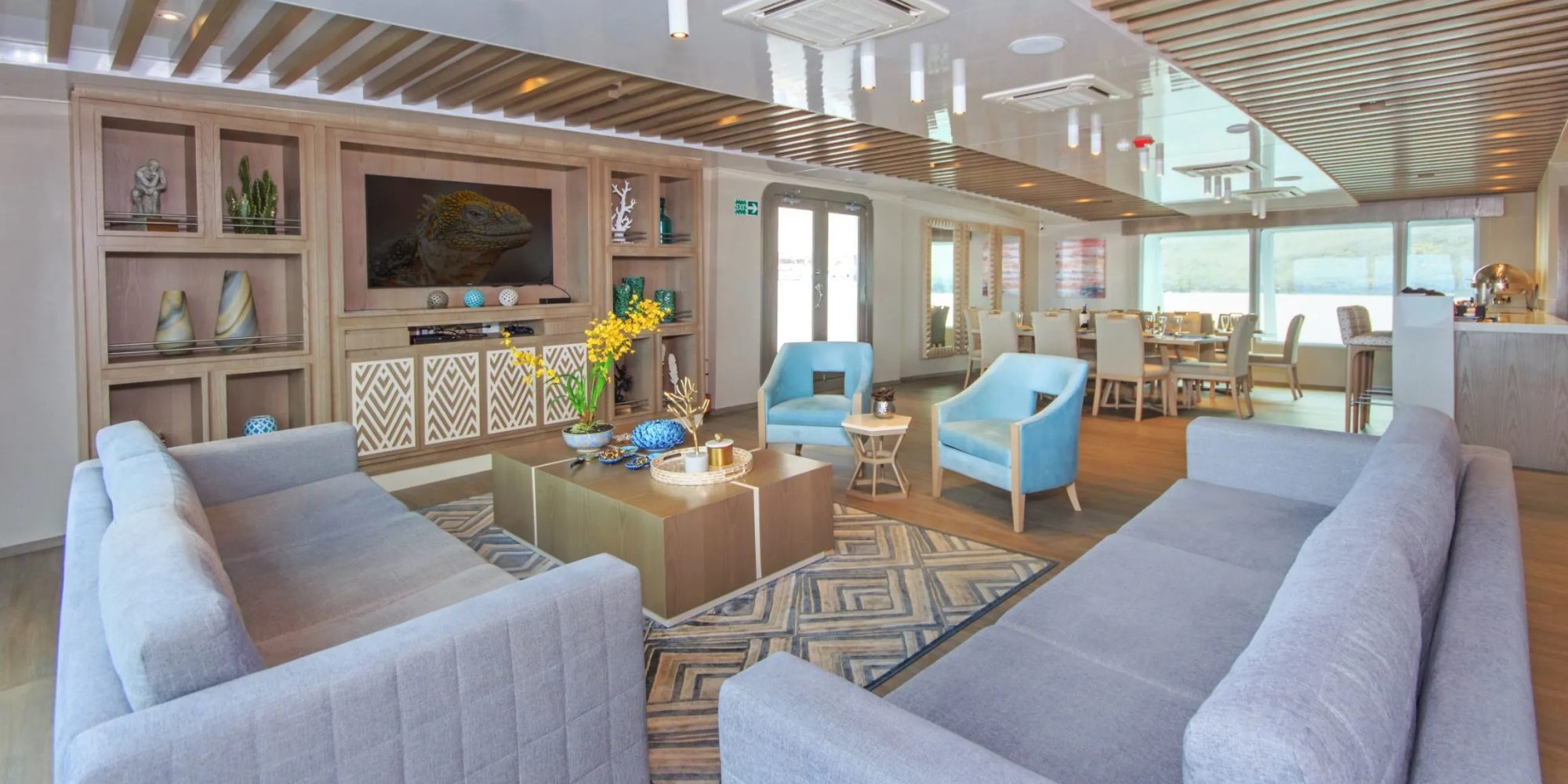 Motor Yacht ENDEMIC for Charter with SuperYachtsMonaco