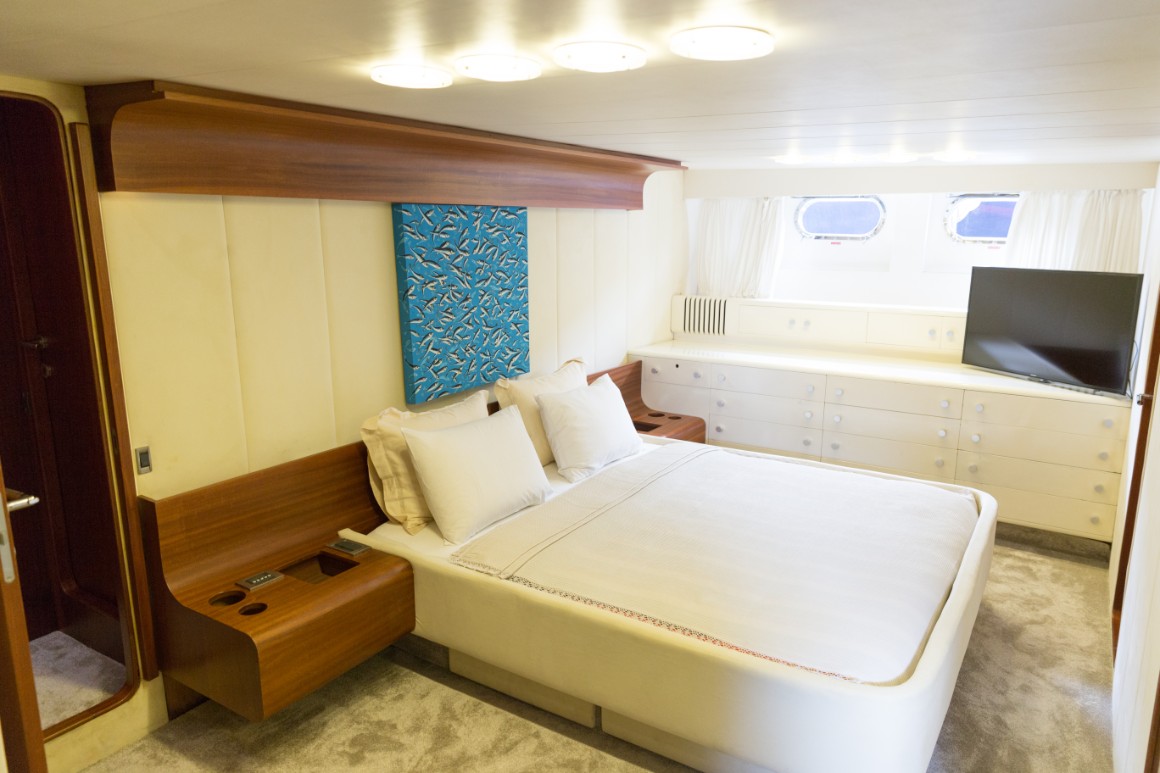 Motor Yacht ENIGMA BLUE for Sale with SuperYachtsMonaco