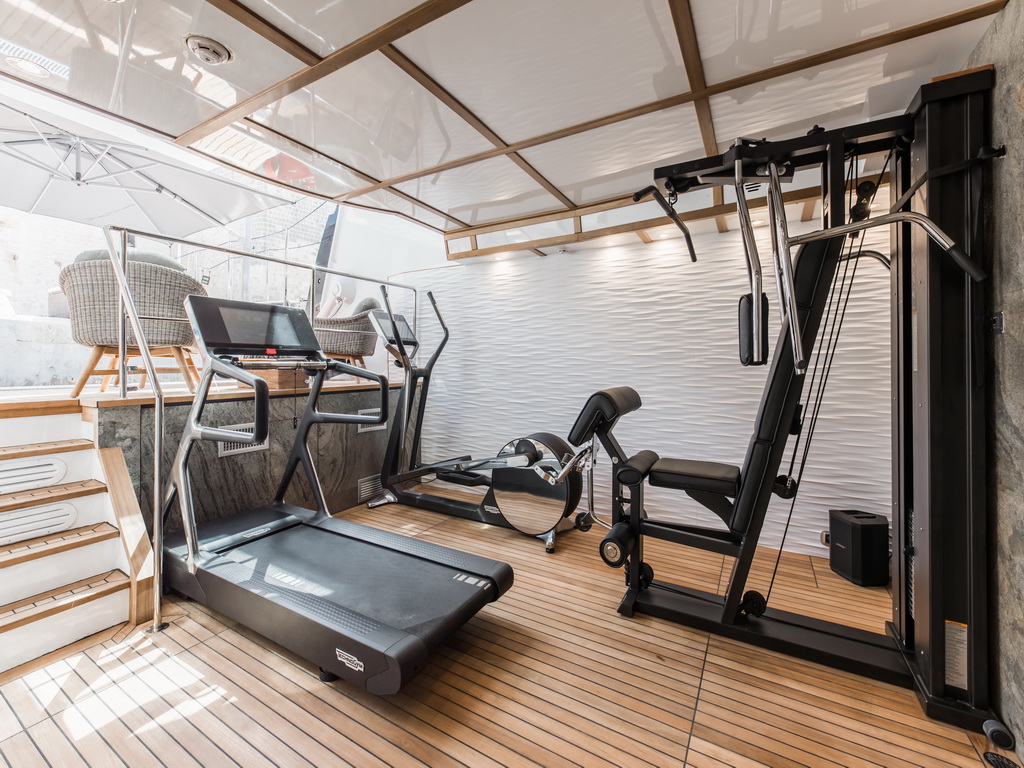 Motor Yacht AMADEUS 1 for Charter with SuperYachtsMonaco