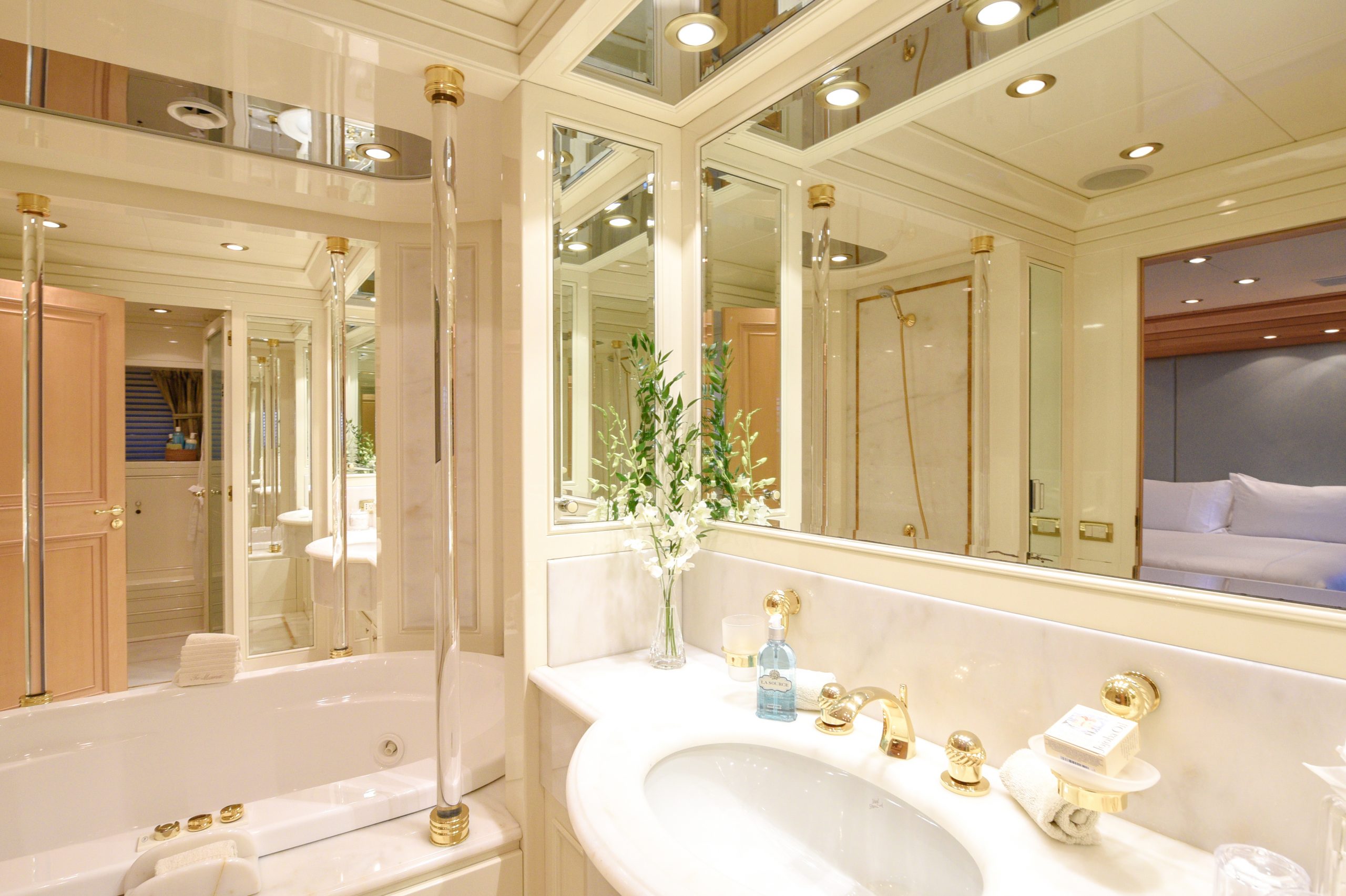 M/Y TE MANU for charter with SuperYachtsMonaco