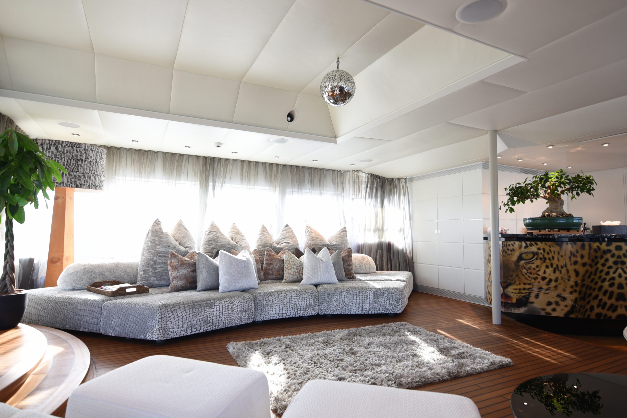 Motor Yacht LIFE SAGA for Charter with SuperYachtsMonaco