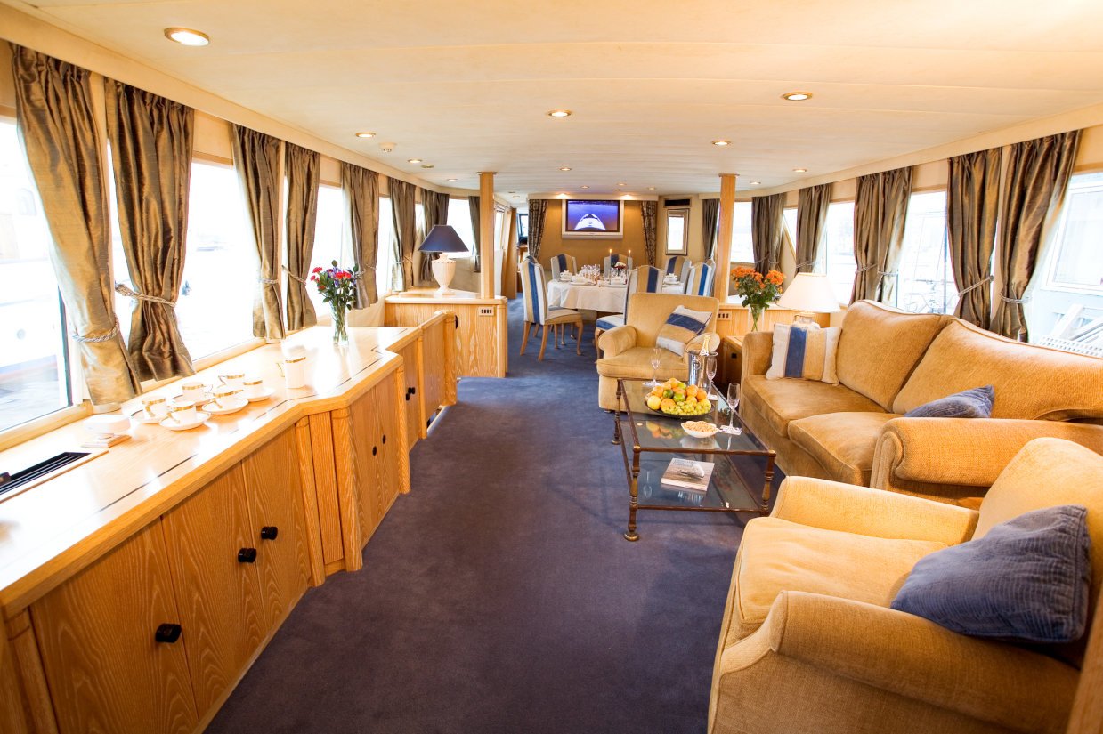 Motor Yacht UNITED SPIRIT for Sale with SuperYachtsMonaco