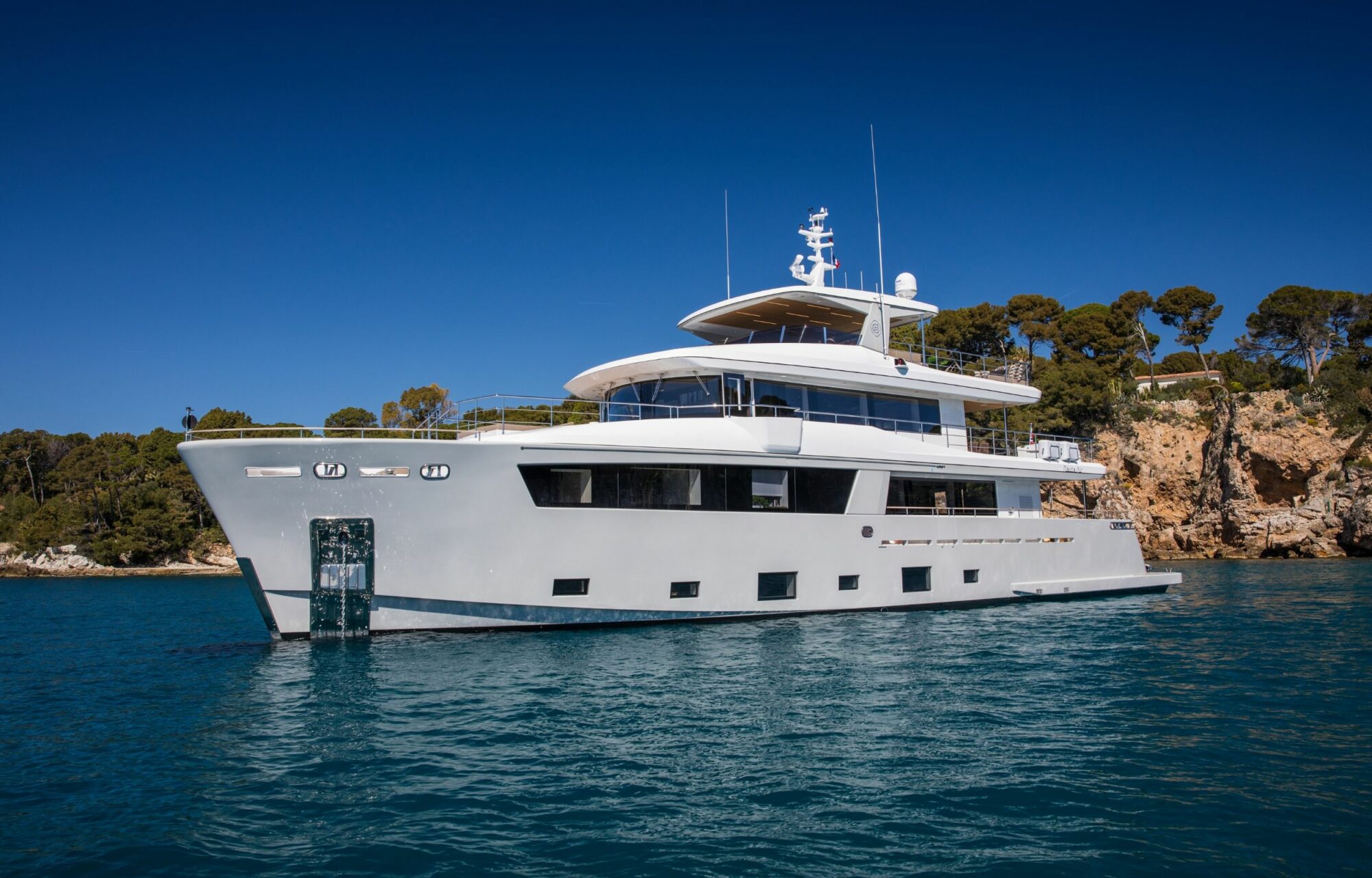Motor Yacht MIMI LA SARDINE for Charter with SuperYachtsMonaco