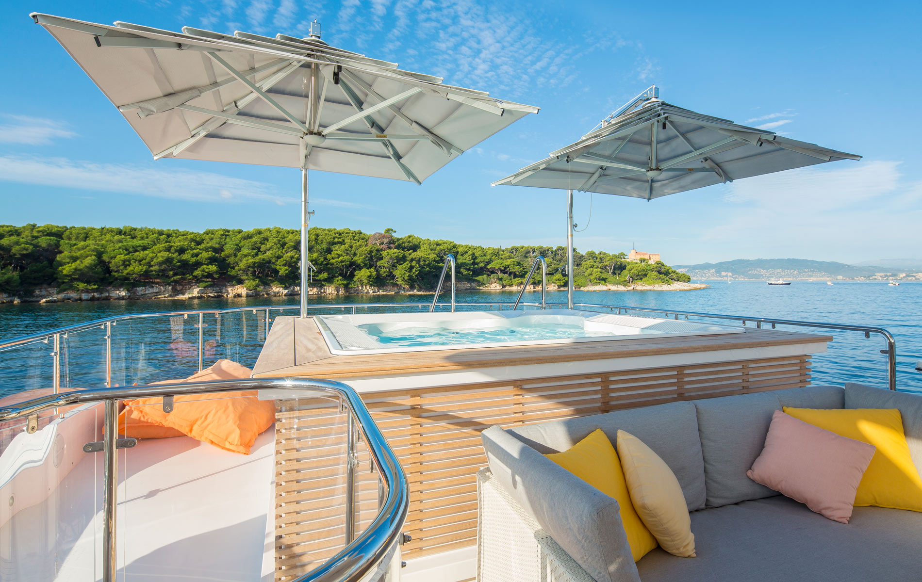 Motor Yacht Dynar for Charter with SuperYachtsMonaco