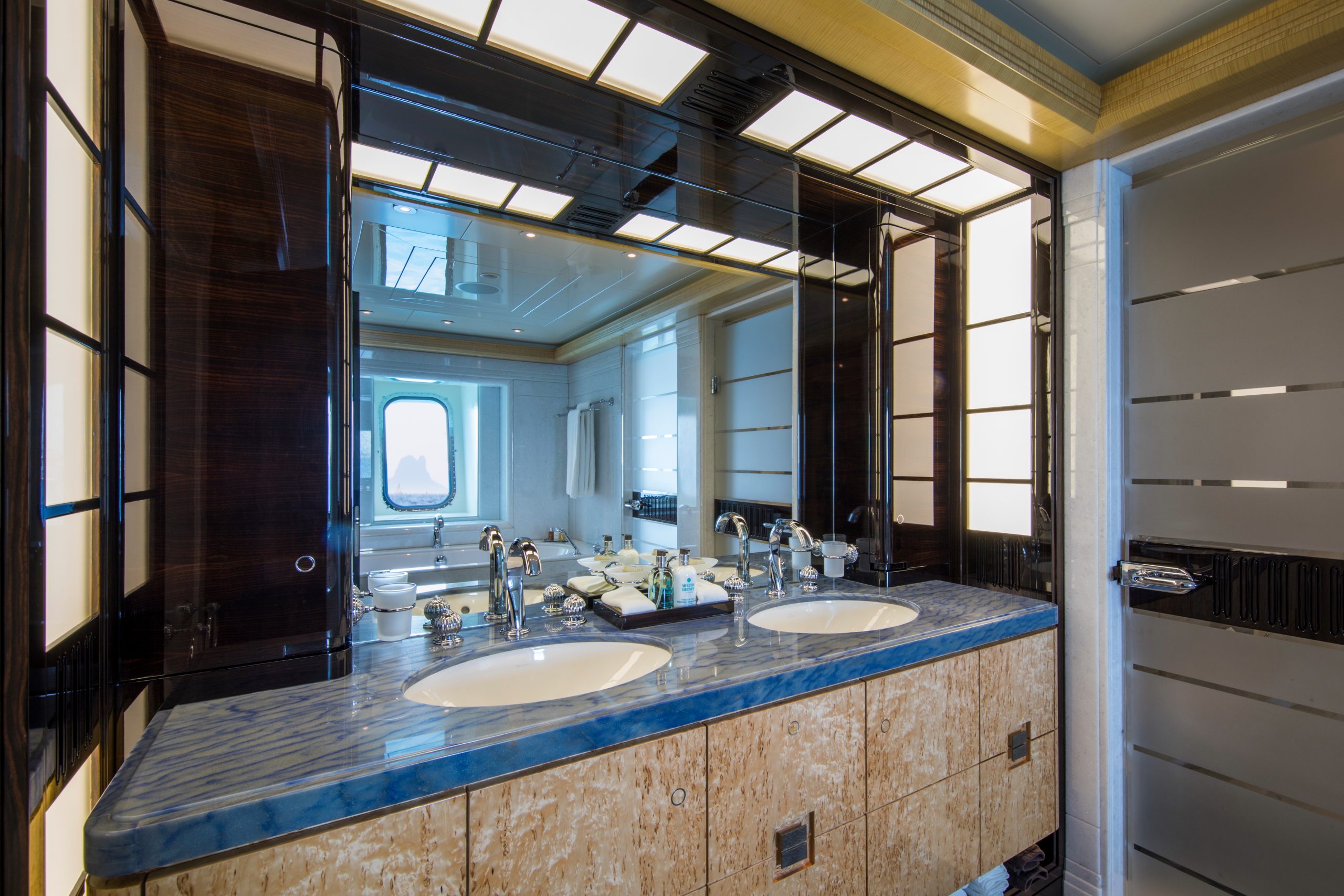 Motor Yacht ARIENCE for Charter with SuperYachtsMonaco