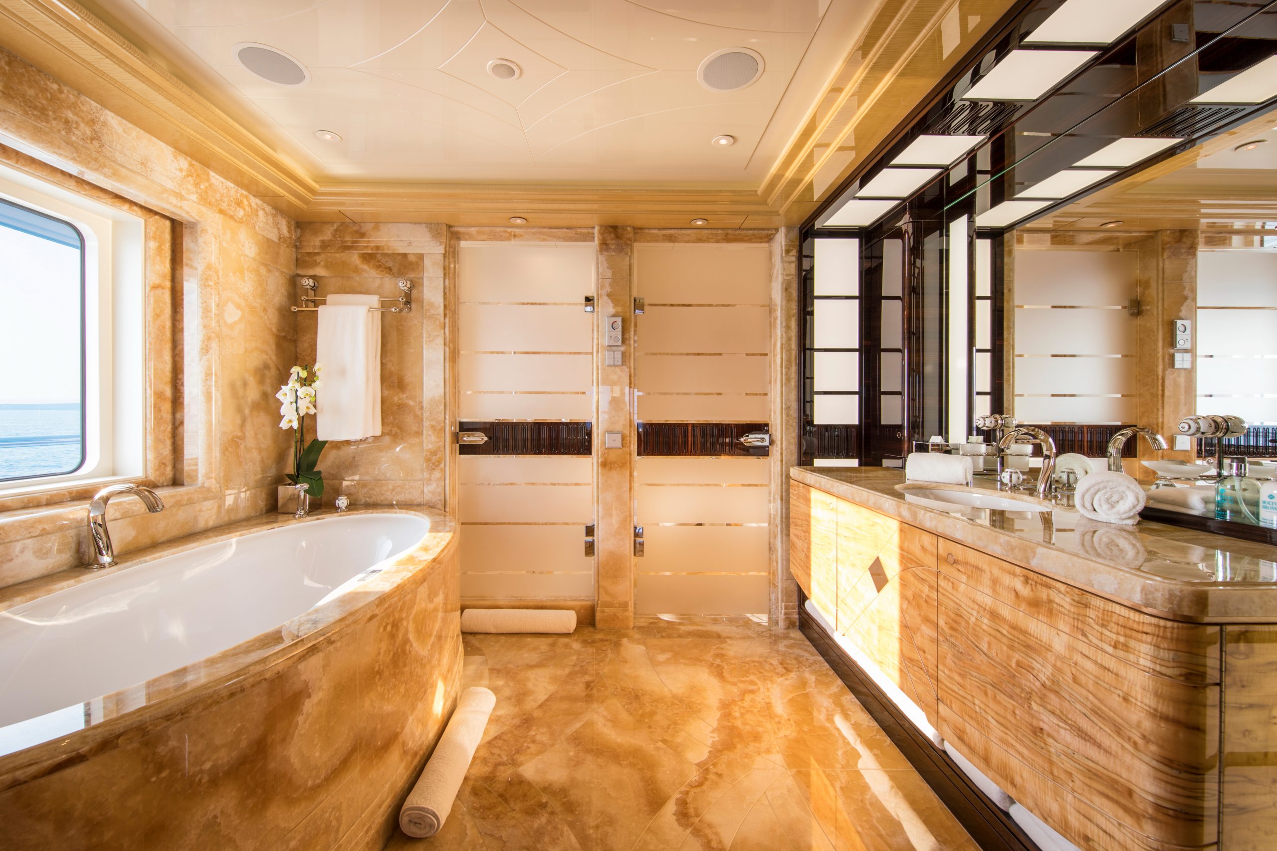 Motor Yacht ARIENCE for Charter with SuperYachtsMonaco