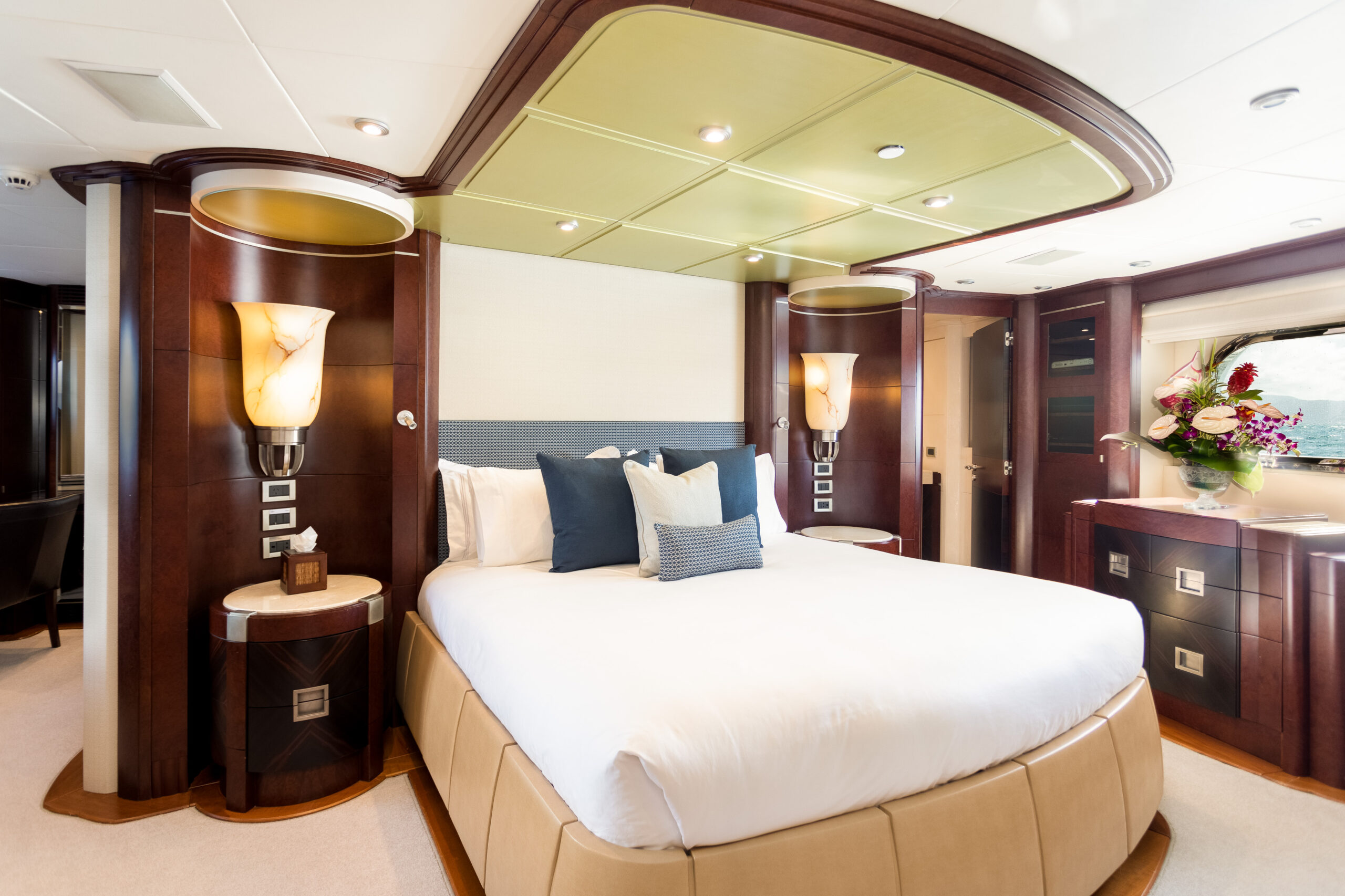 M/Y DE LISLE III for Charter with SuperYachtsMonaco