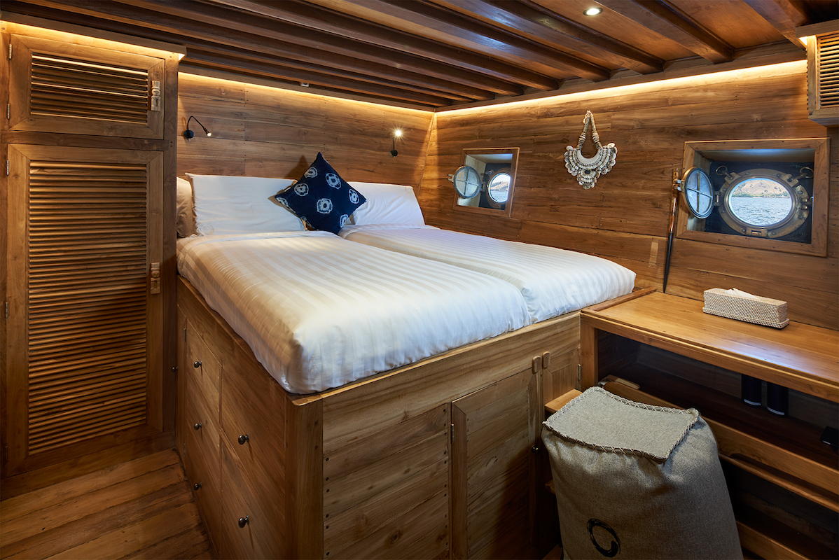 Motor Yacht ORACLE for Charter with SuperYachtsMonaco
