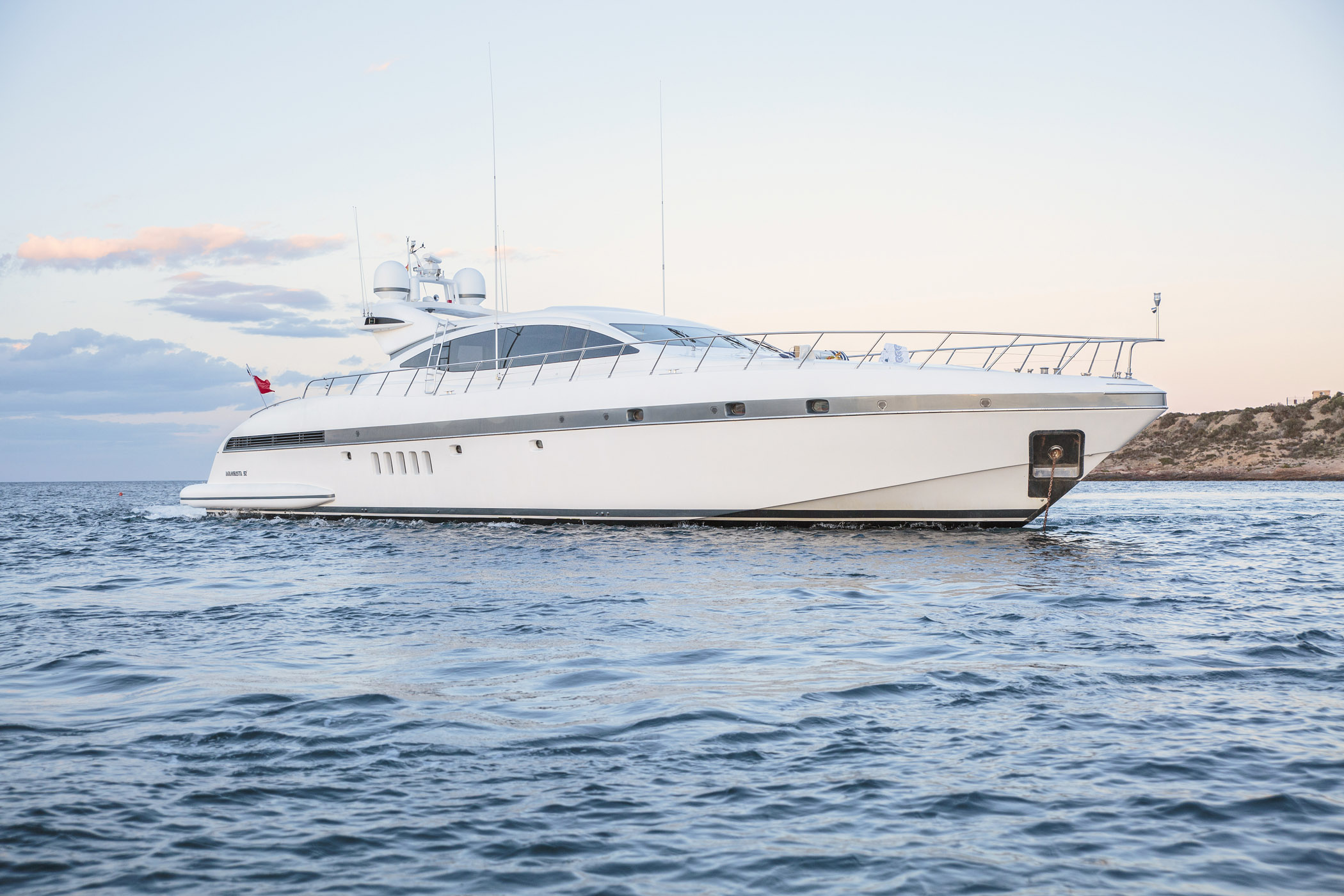 mangusta yachts for sale
