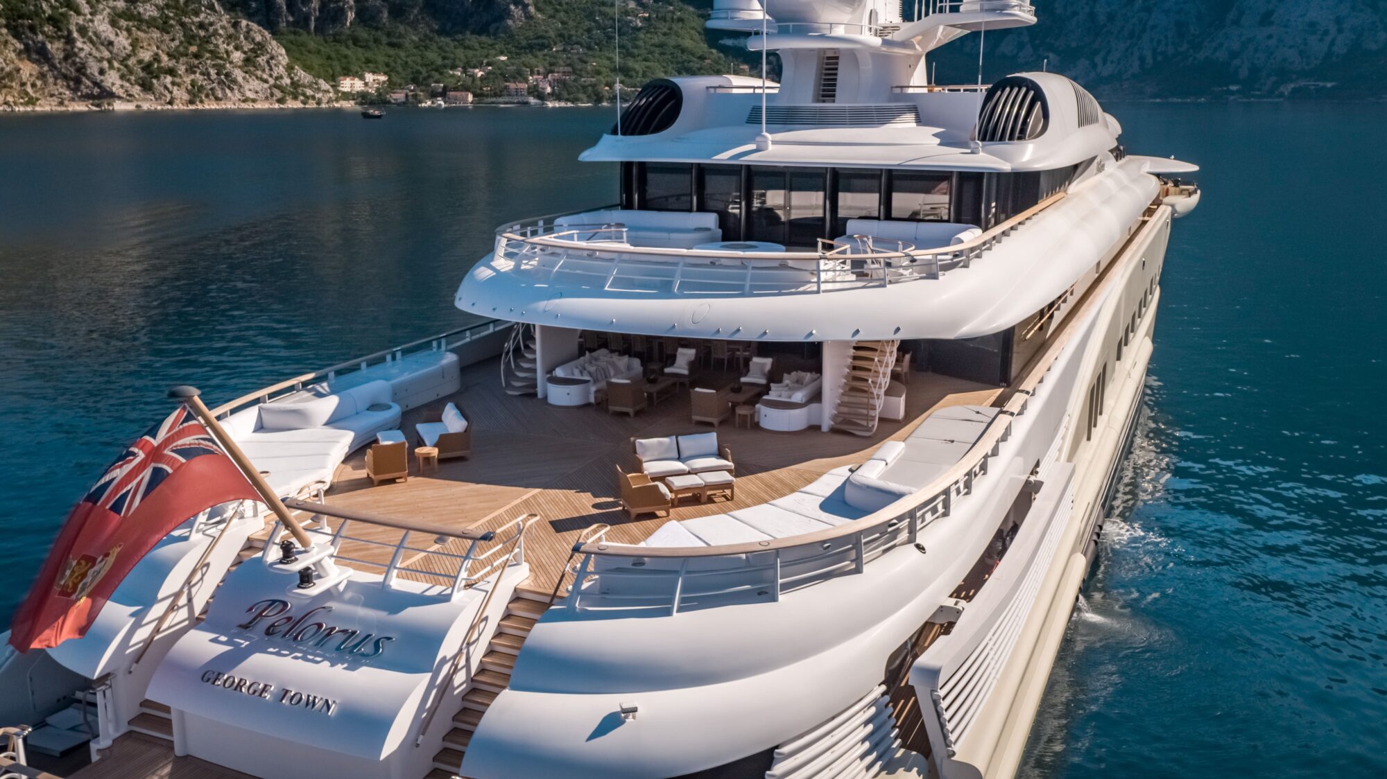 yacht manufacturers