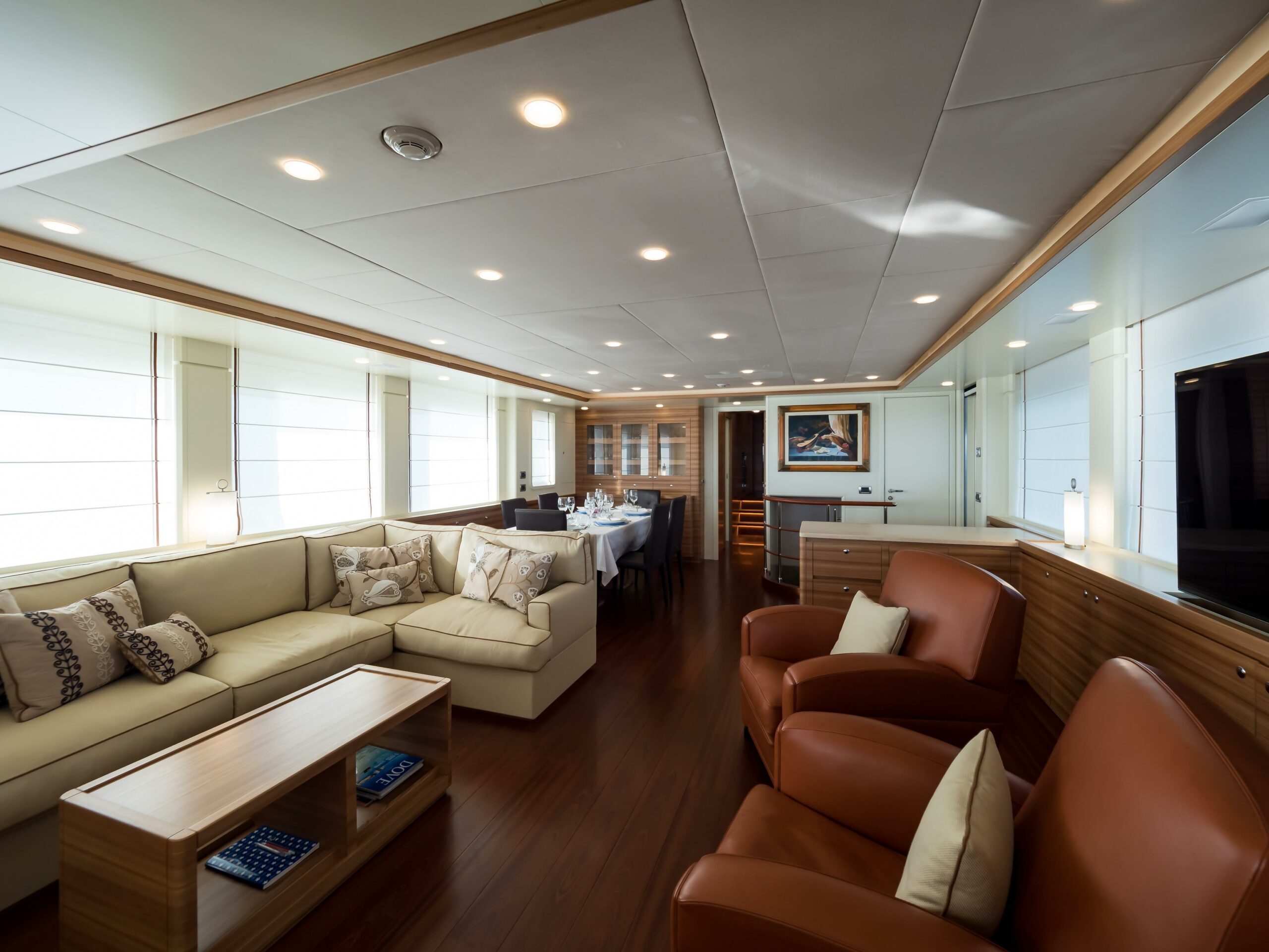 Darwin Class 86 explorer yacht