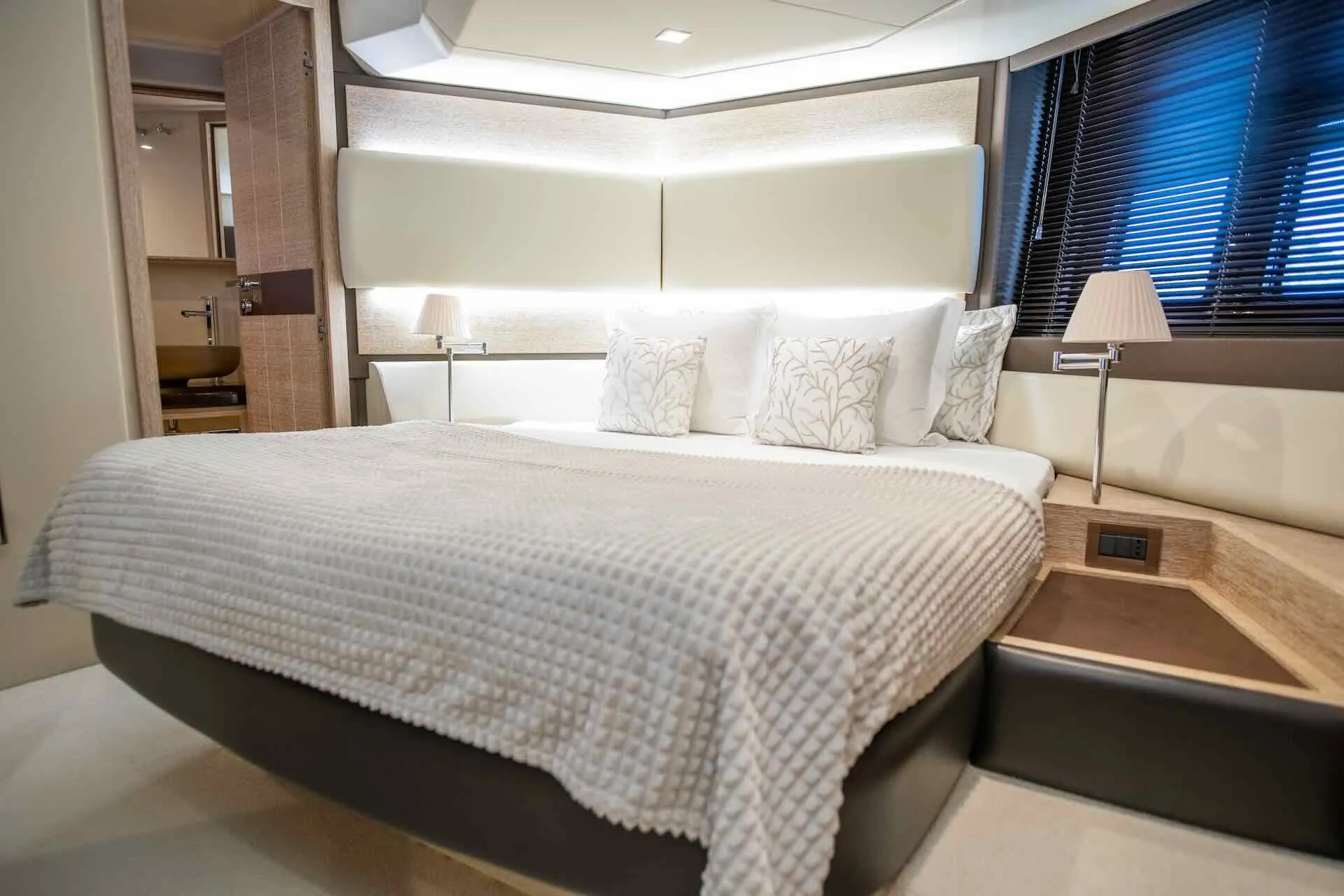 Motor Yacht MY LAURA for Charter with SuperYachtsMonaco