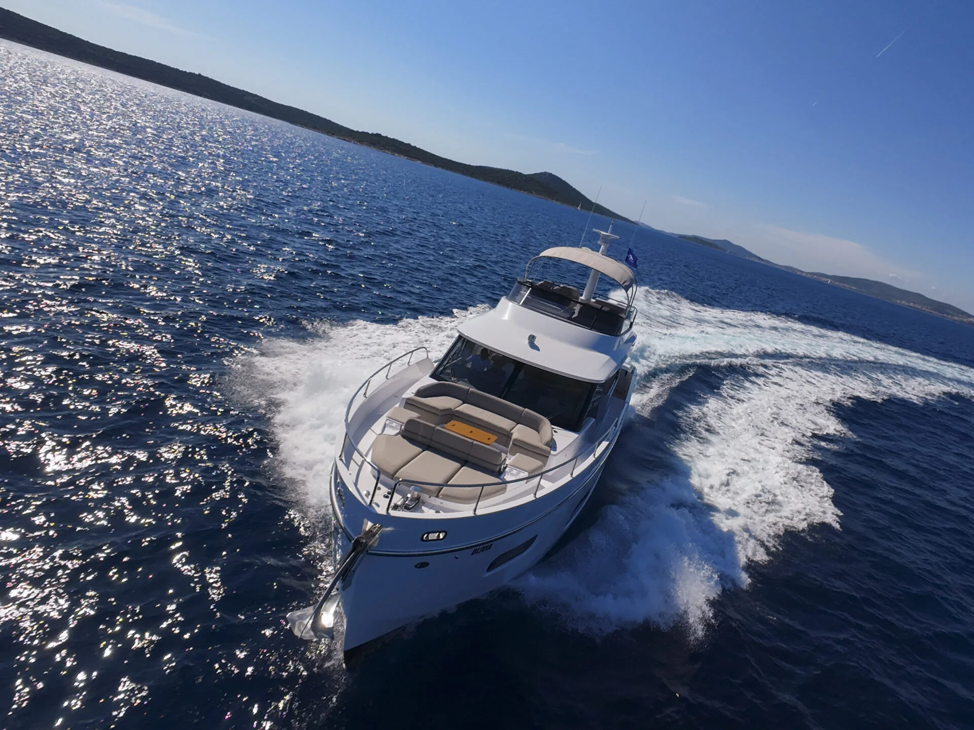 Motor Yacht OLIVIA for Charter wirth SuperYachtsMonaco