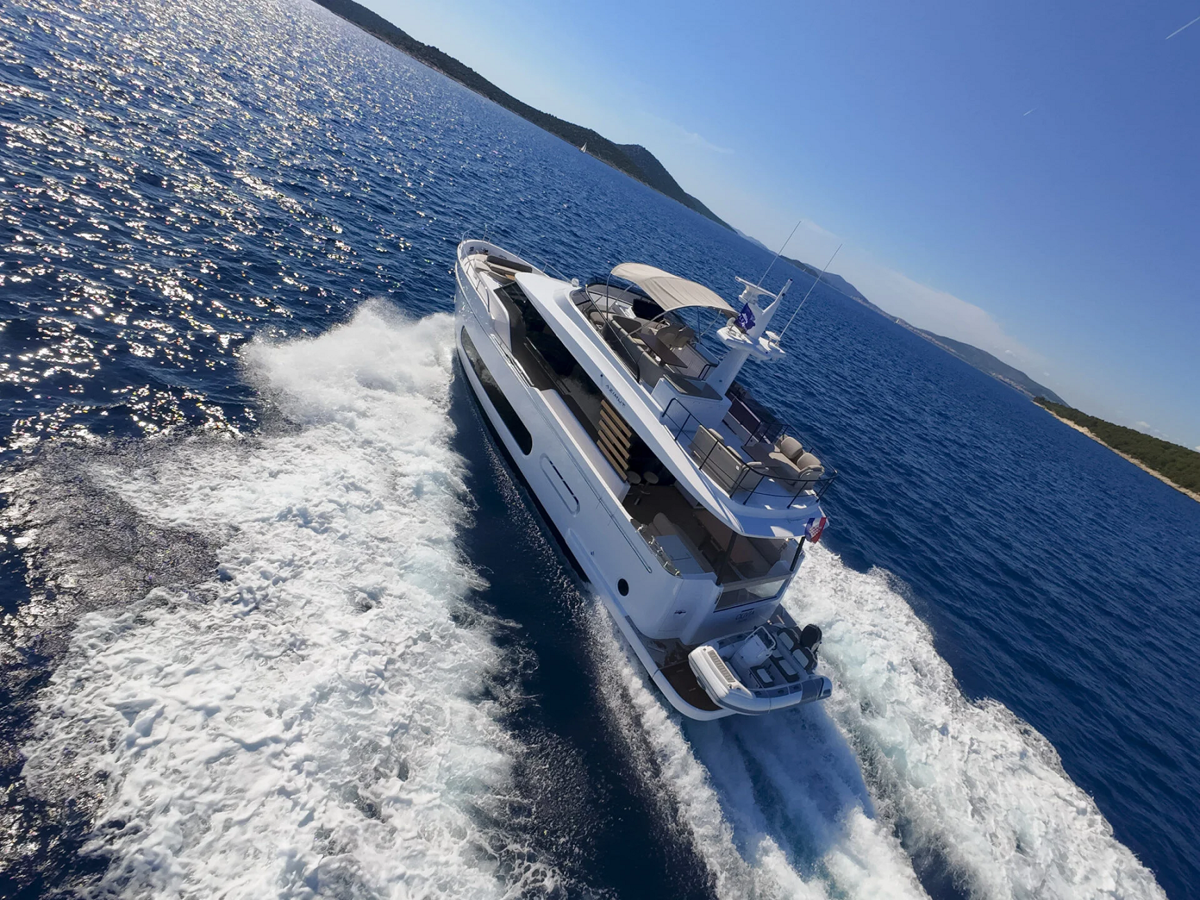 Motor Yacht OLIVIA for Charter wirth SuperYachtsMonaco