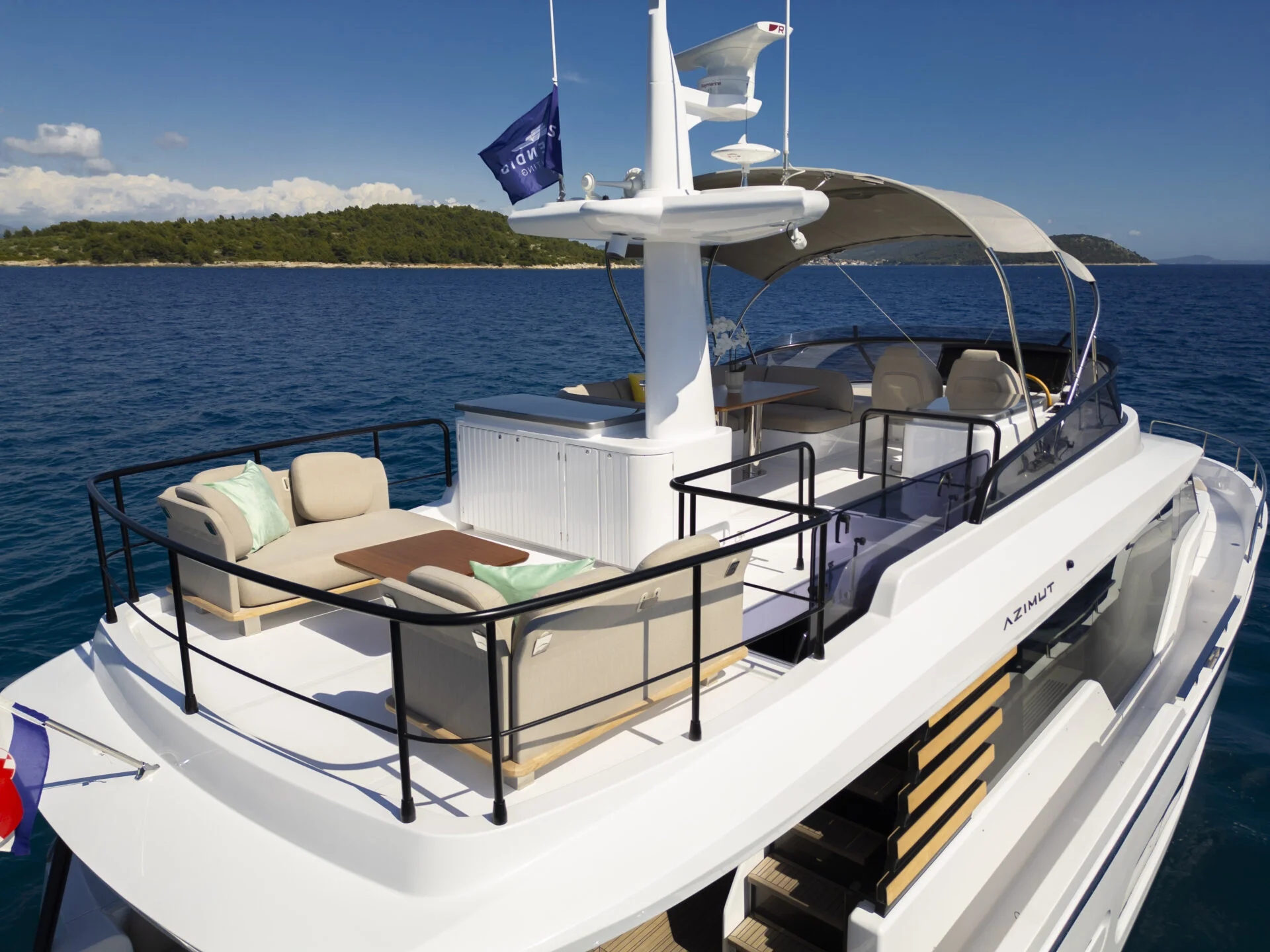 Motor Yacht OLIVIA for Charter wirth SuperYachtsMonaco