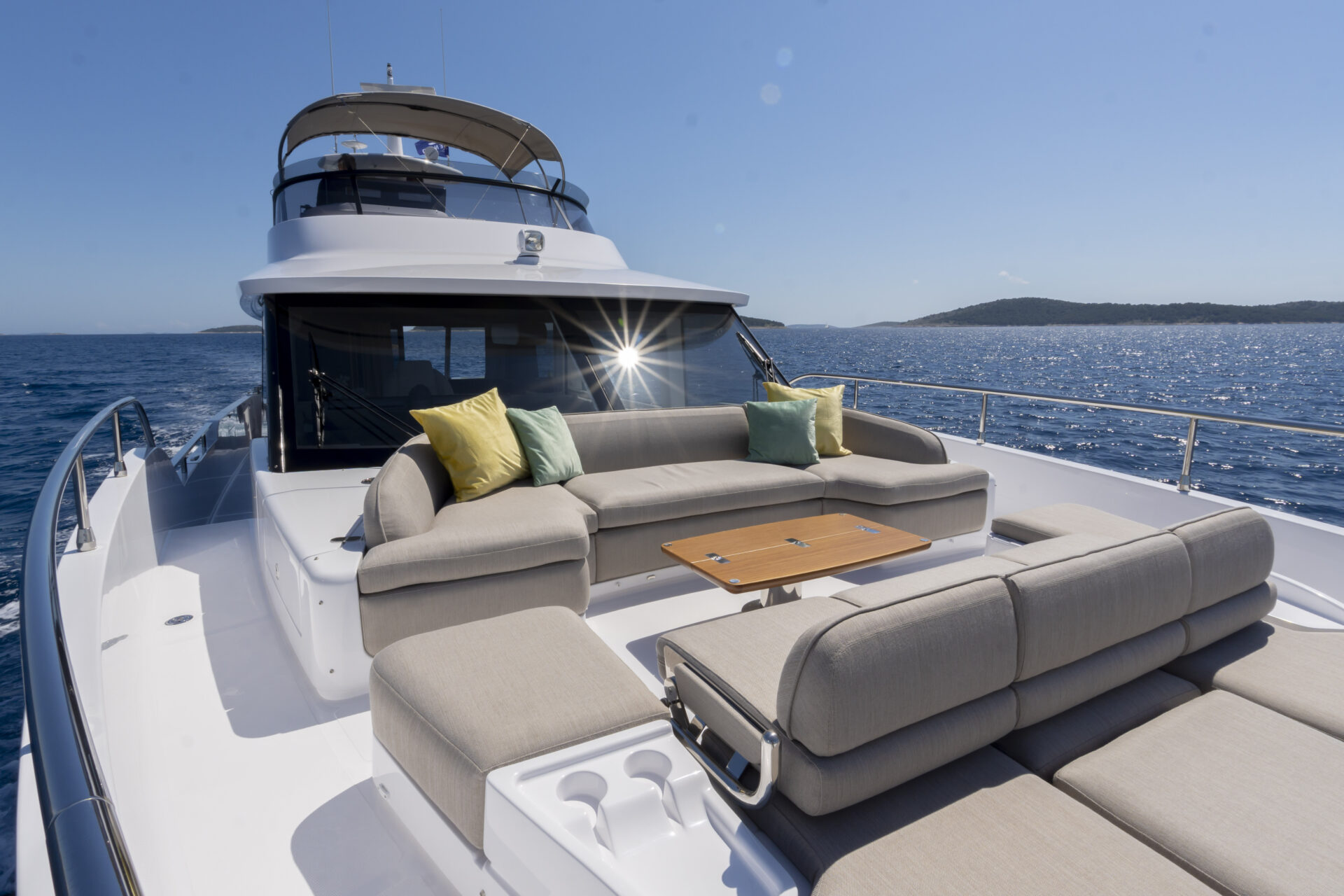 Motor Yacht OLIVIA for Charter wirth SuperYachtsMonaco
