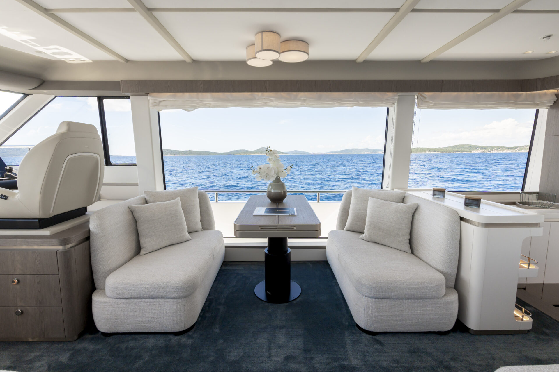 Motor Yacht OLIVIA for Charter wirth SuperYachtsMonaco