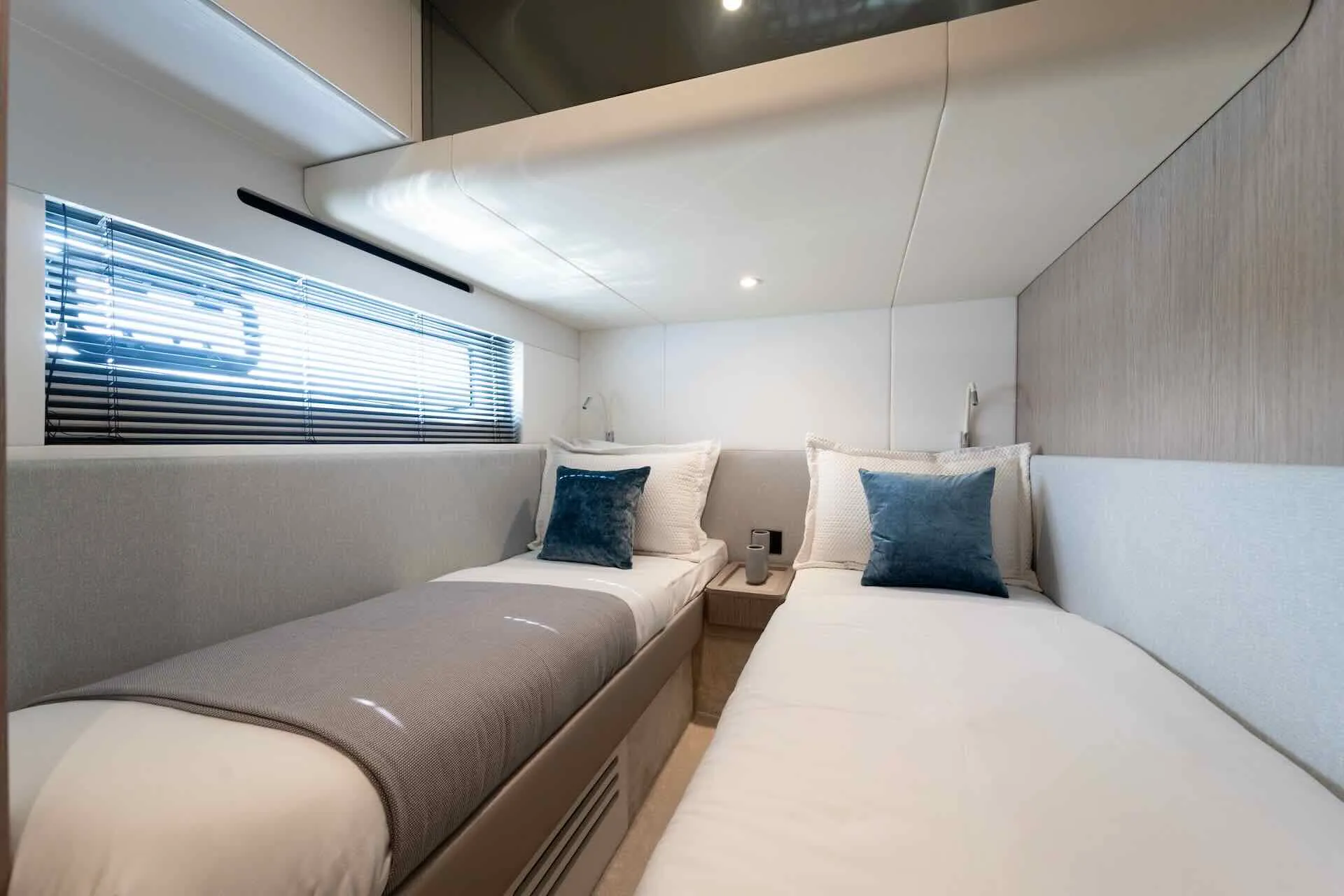 Motor Yacht LEELOO for Charter wirth SuperYachtsMonaco