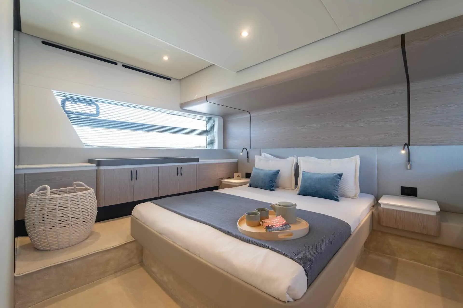 Motor Yacht LEELOO for Charter wirth SuperYachtsMonaco