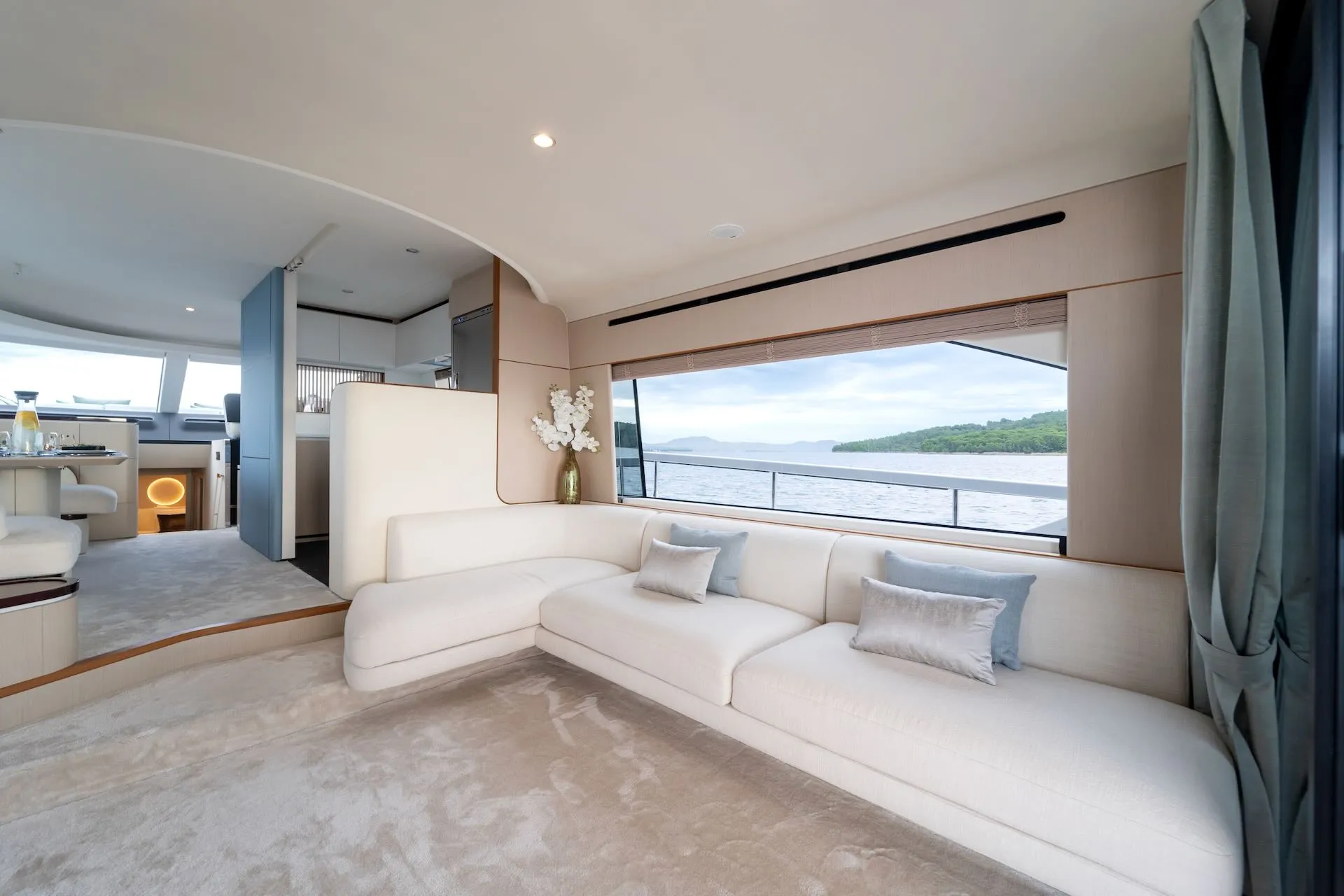 Motor Yacht DONNA for Charter with SuperYachtsMonaco