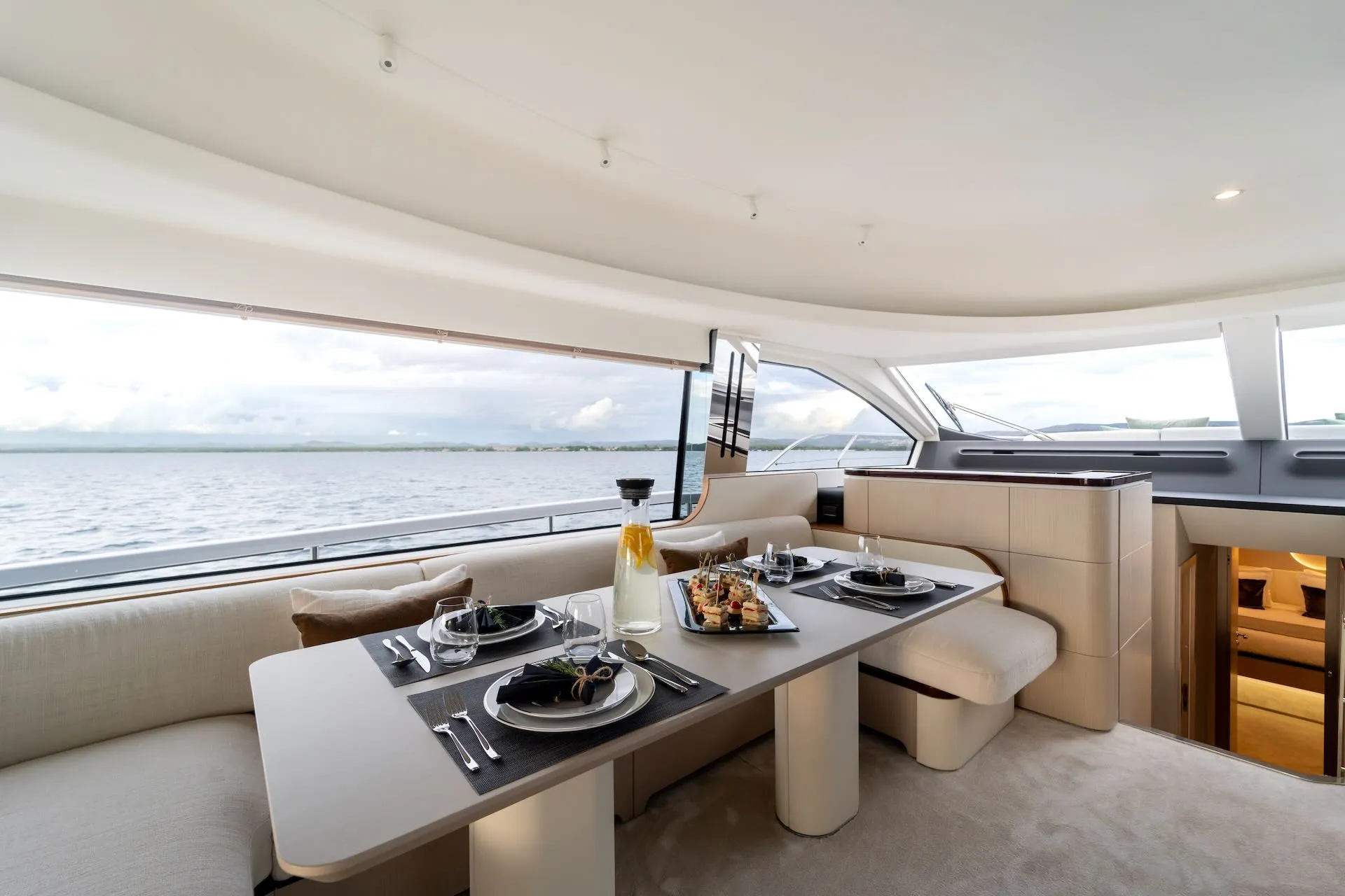 Motor Yacht DONNA for Charter with SuperYachtsMonaco