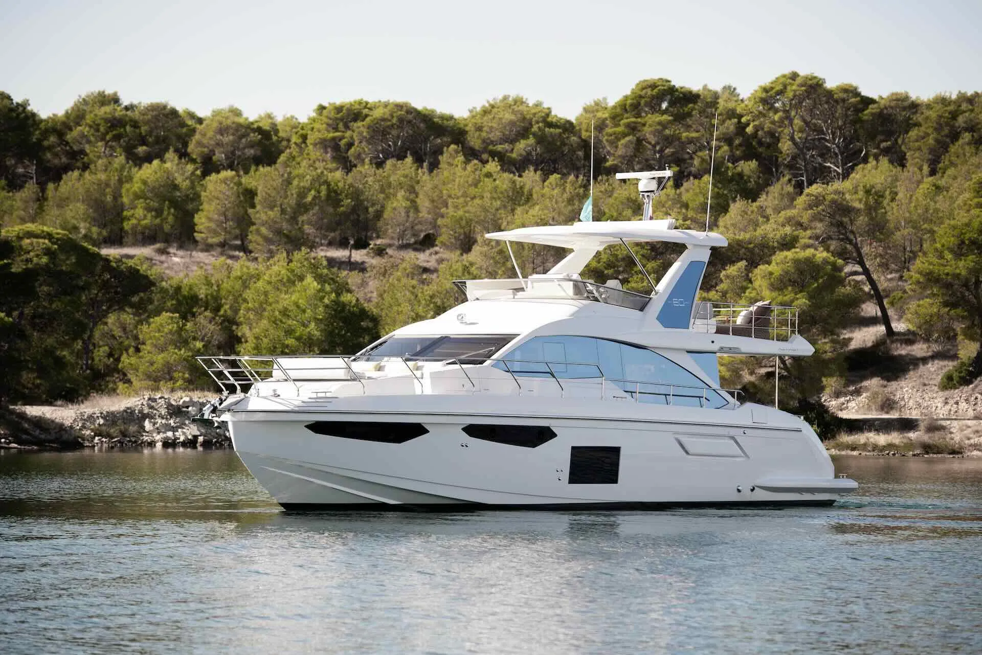 Motor Yacht ALIBABA for Charter with SuperYachtsMonaco