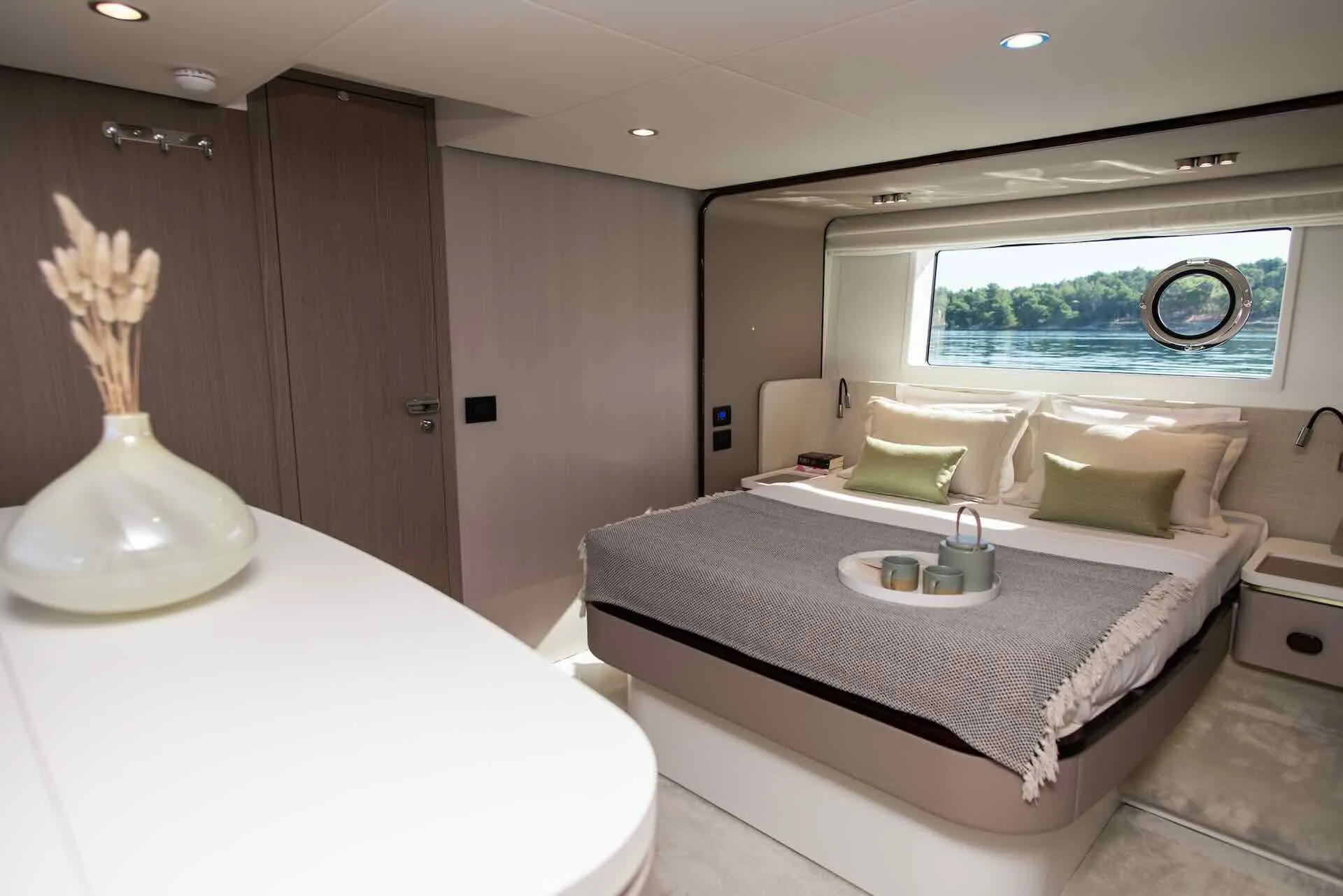 Motor Yacht ALIBABA for Charter with SuperYachtsMonaco