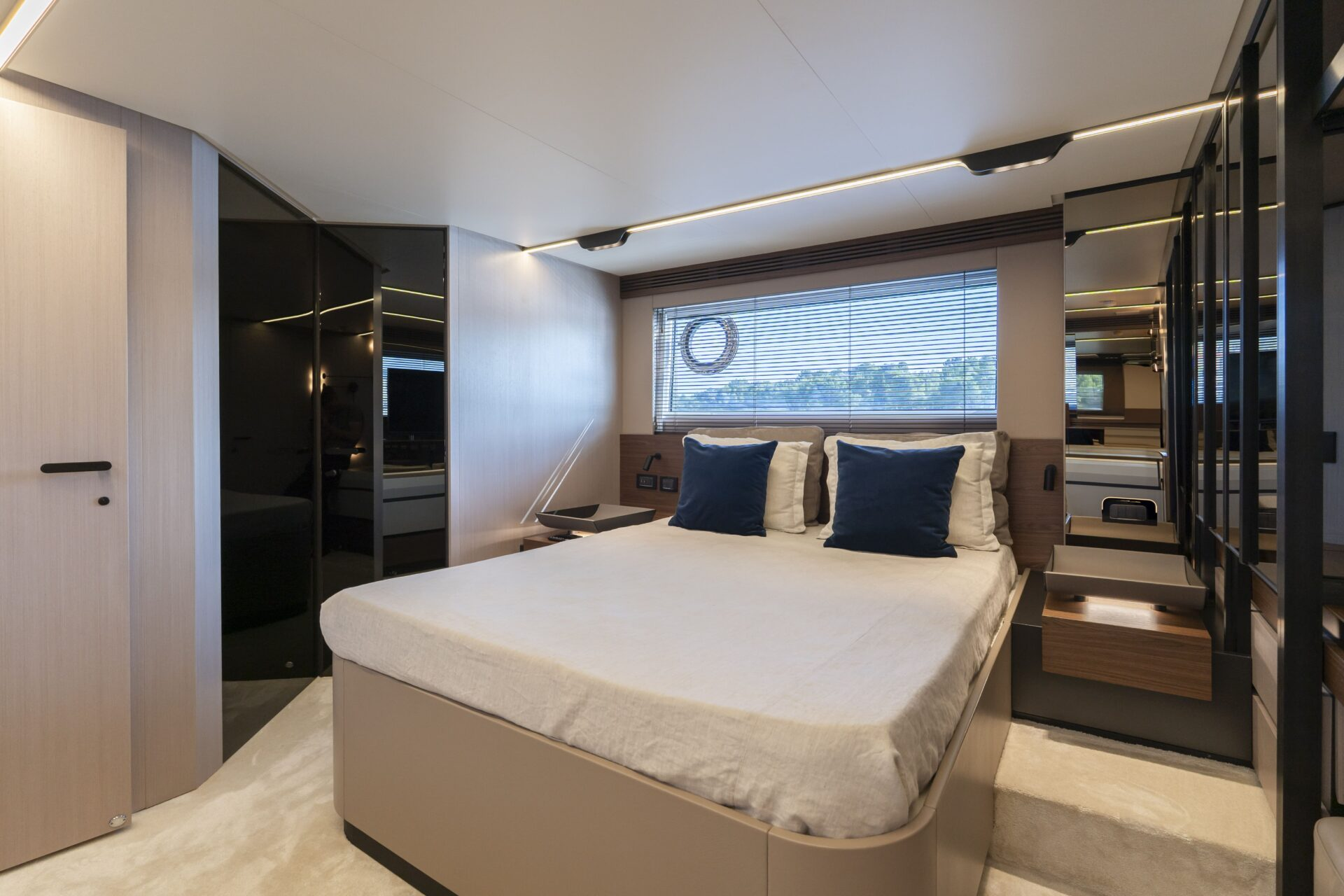 Motor Yacht FELICITA for Charter with SuperYachtsMonaco