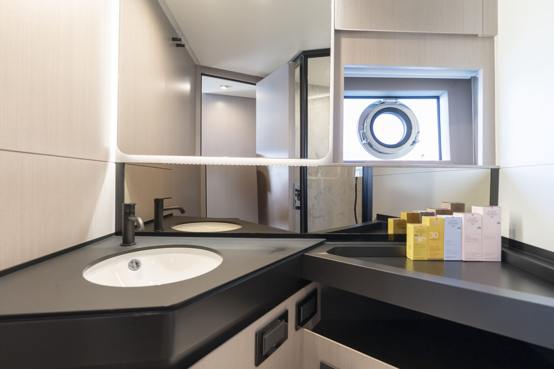 Motor Yacht FELICITA for Charter with SuperYachtsMonaco