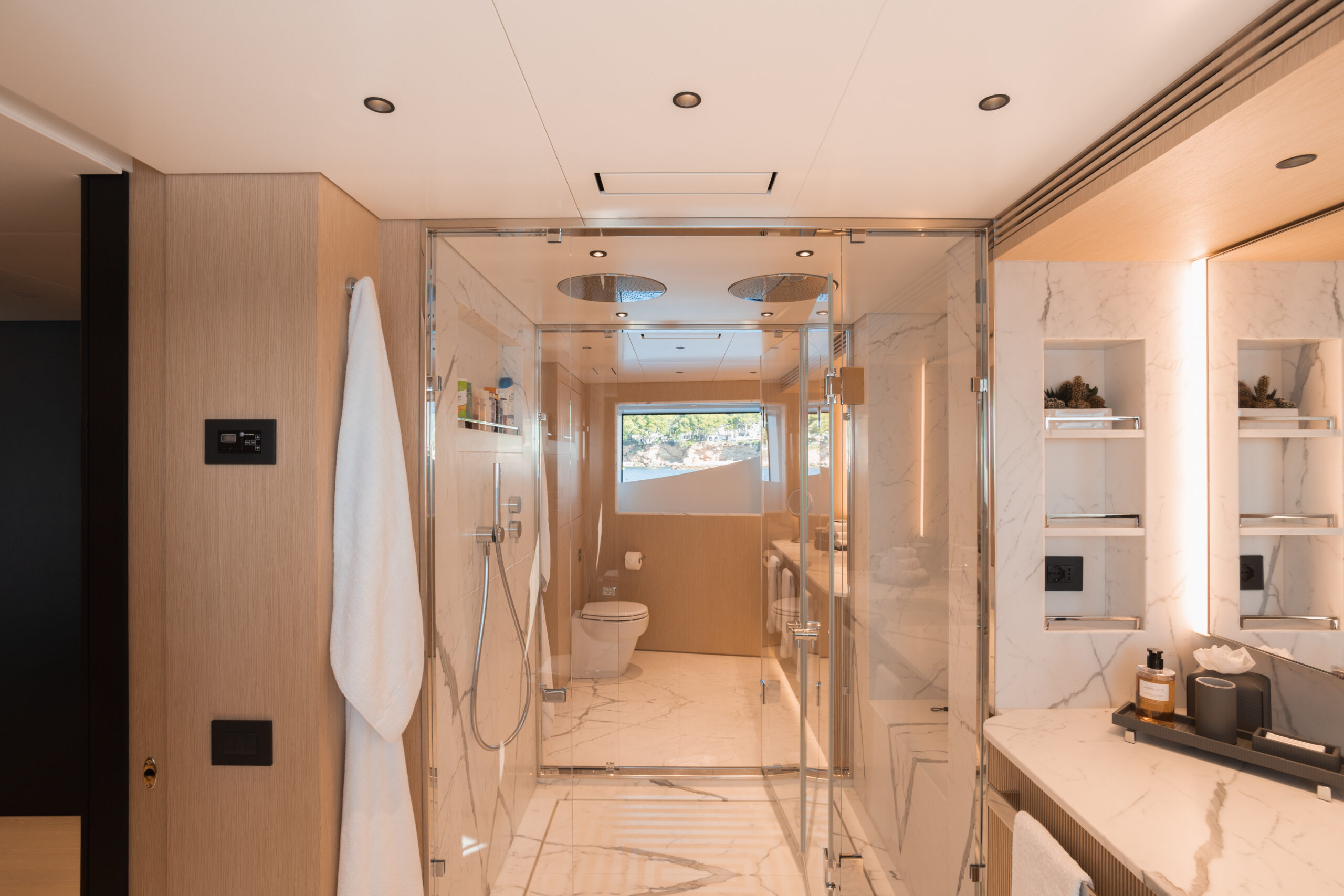 benetti oasis charter yacht maverick