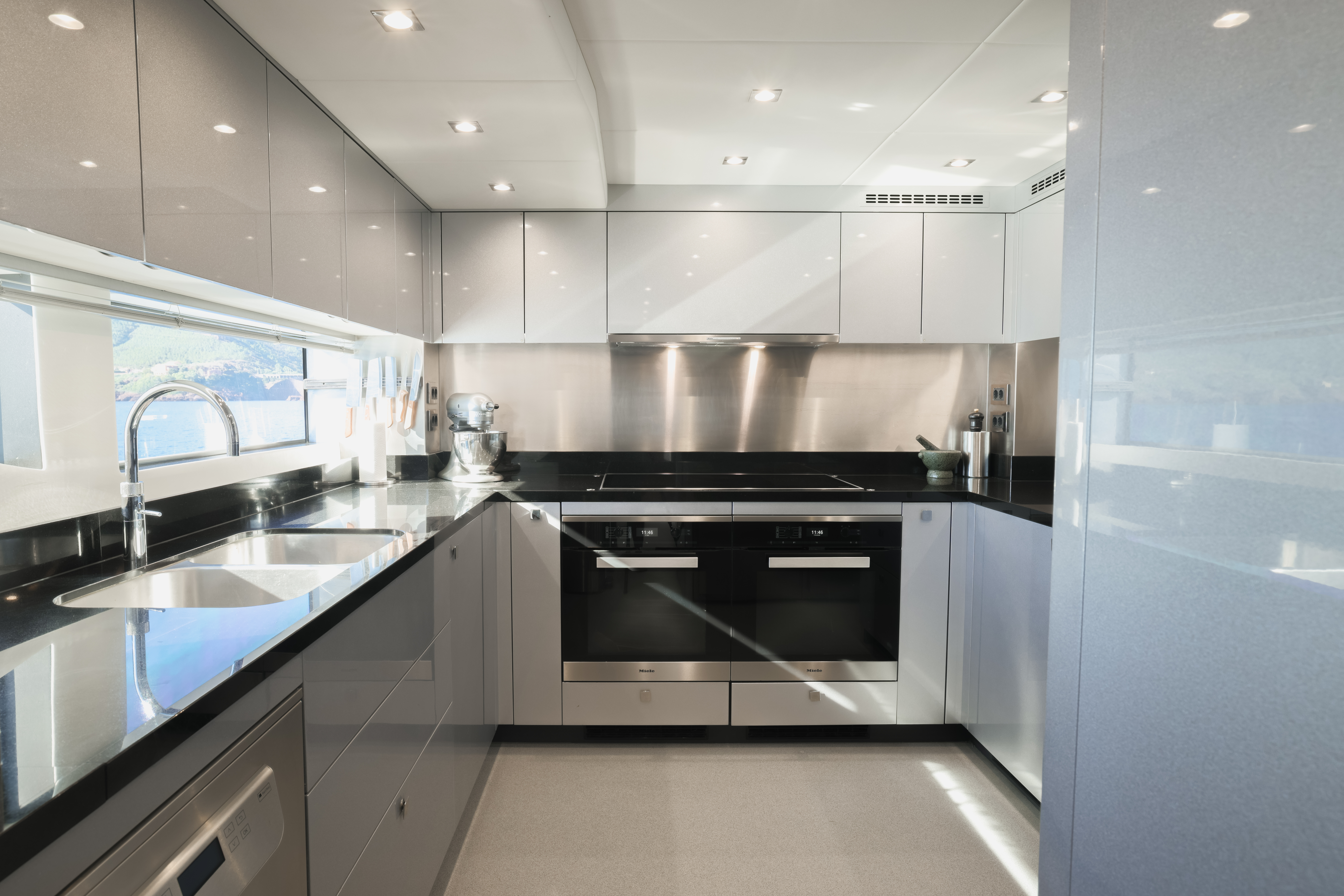 KING POWER sunseeker 116 Yacht for sale via SuperYachtsMonaco