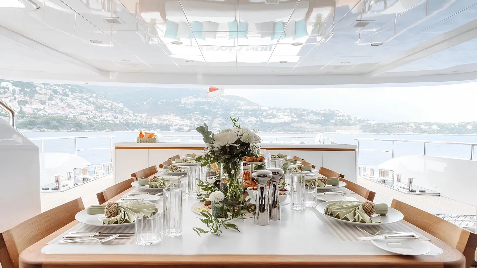 charter yacht bon vivant