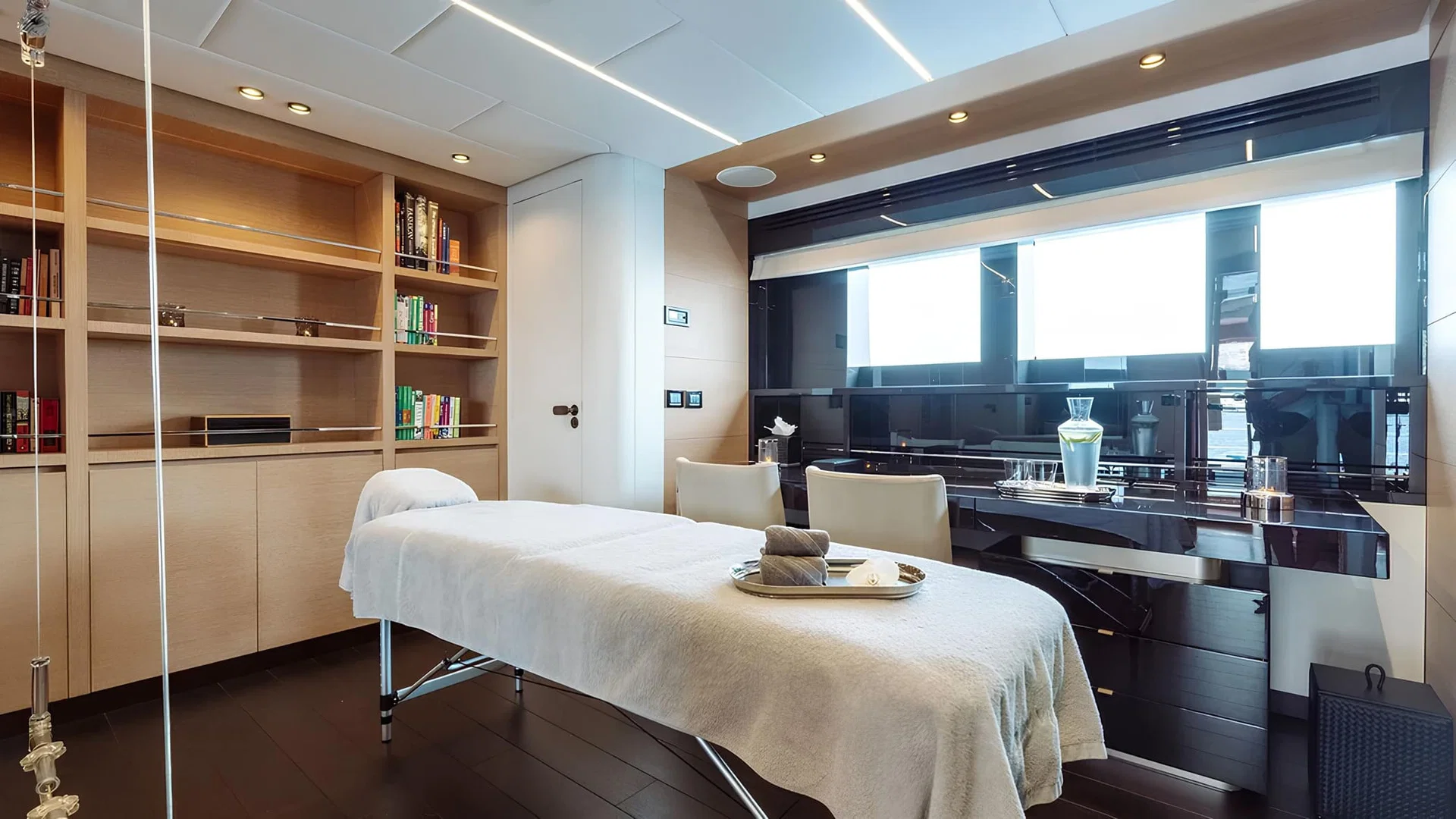 charter yacht bon vivant