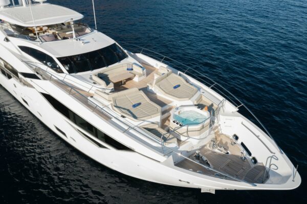 Superyacht KING POWER, turnkey sunseeker 116